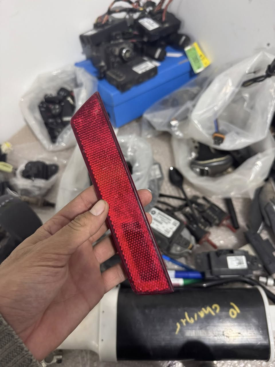 🚘 تدور قطع سيارتك الأصلية؟
جارجر • أوباما • جالنجر • جورني • جيب • دورنكو

كلشي تحتاجه من أدوات ومواد تفصيخ أصلي نضيف متوفر عدنه 🔧
✳️ شريط، يده، دركة، بلجكتور، كبسولة، بريك، أي قطعة تخطر بالك!
📦 توصيل لكل العراق
💬 اسألنا عن القطعة مالت سيارتك وراح نجاوبك بأسرع وقت

📲 الخاص مفتوح — وراحتك غايتنه 💪

⸻


**إذا كنت صاحب هذا الإعلان وتريد حذفه لأي سبب، رجاءا أرسل رسالة إلى الدعم الفني**