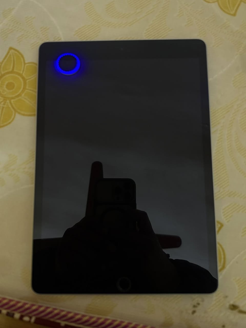 سلام عليكم ايباد٩
ذاكرة ٢٥٦ جهز جديد شخط مابي بطارية 100 
سعر ٣٩٠ وبي مجال 
المكان بغداد مدينة الصدر 
هـ***********
