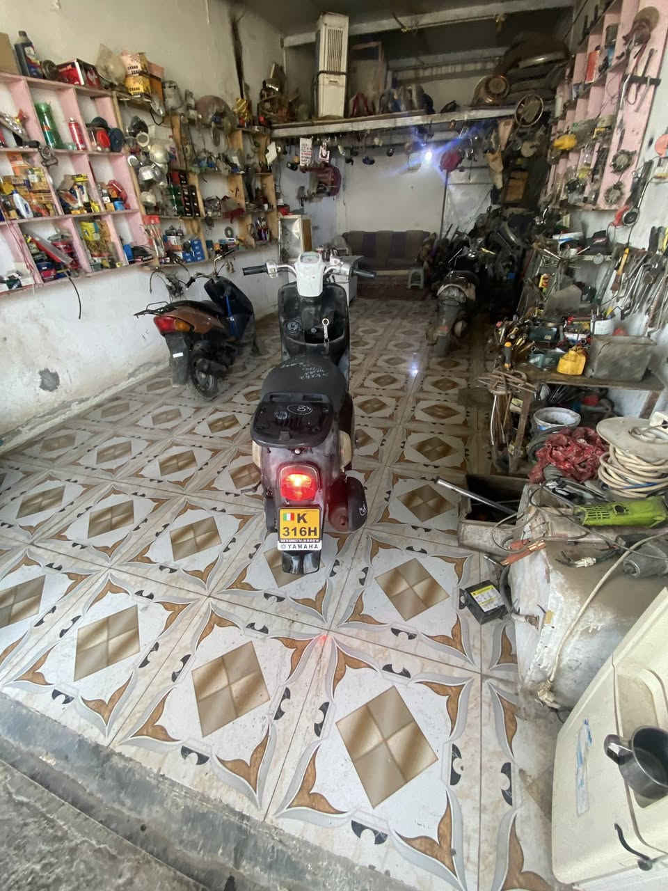 سلام عليكمً بوليس ٢٠٠٨ للبيع كابريتر دراجةً مكفولة من كلشي مابيهة كل نقص شلعة معدل مكينة بلادية لايت بك لايت اشاير هورن كلة كامل سعرها٥٥٠وبيهامجالً مكاني ديالى خالص هبهب ***********
