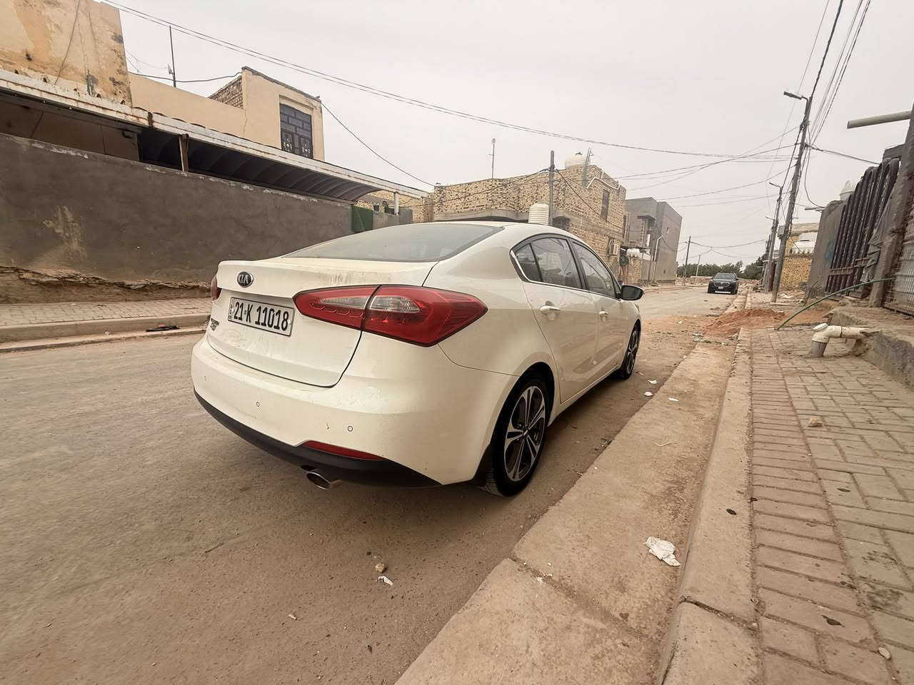 كيا سيراتو خليجي 
-مديل 2014
-فول مواصفات  
-تحكم  سترين جهتين
-مري شفط
-تبريد قطعتين
-لدات امامي خلفي 
تبريد خلفي-
-حساست امام خلفي
-ويل كروم 
-تخم تاير

-مكينه 1600 دووش 

كفاله السياره

المكان الدوانيه
***********
