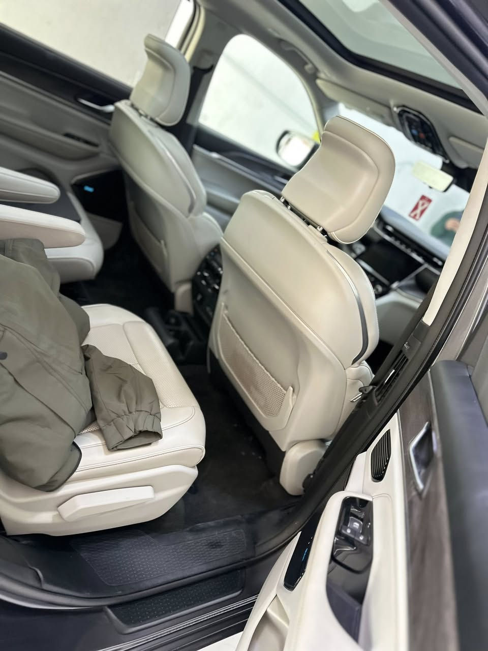 السلام عليكم 2021فول مواصفات اوفر لاين حادث بنيد وجاملغ بدون دواخل السعر 315ورقه وبيهه مجال او مراوس السياره بدون رقم العنوان بغداد المحموديه للاستفسار الاتصال على الرقم (***********)***********
