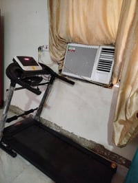 جهاز جري للبيع ماركة House Gym جهاز يتحمل وزن 120 كيلو قبل 3اشهر اخذتة...