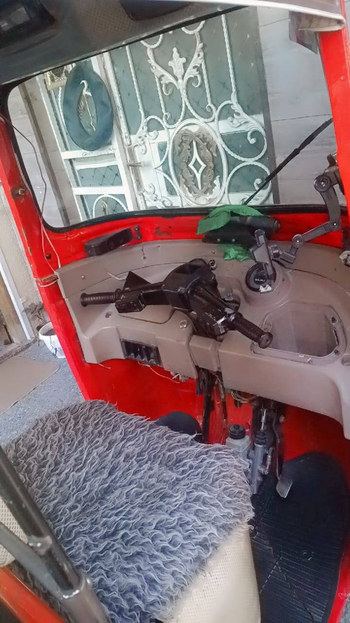 تكتك للبيع موديل 18 رقم وسنويه السنويه نكليزي جديده ه تحويل ثاني يوم  تكتك كامله من كلشي بوجهك لشارع ماناقصها ولاشي باتري جديد كلشي بيها جديد كامله السعر 5
و500وبيها مجال للاستفسار ***********
