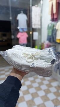 حذاء • للبيع