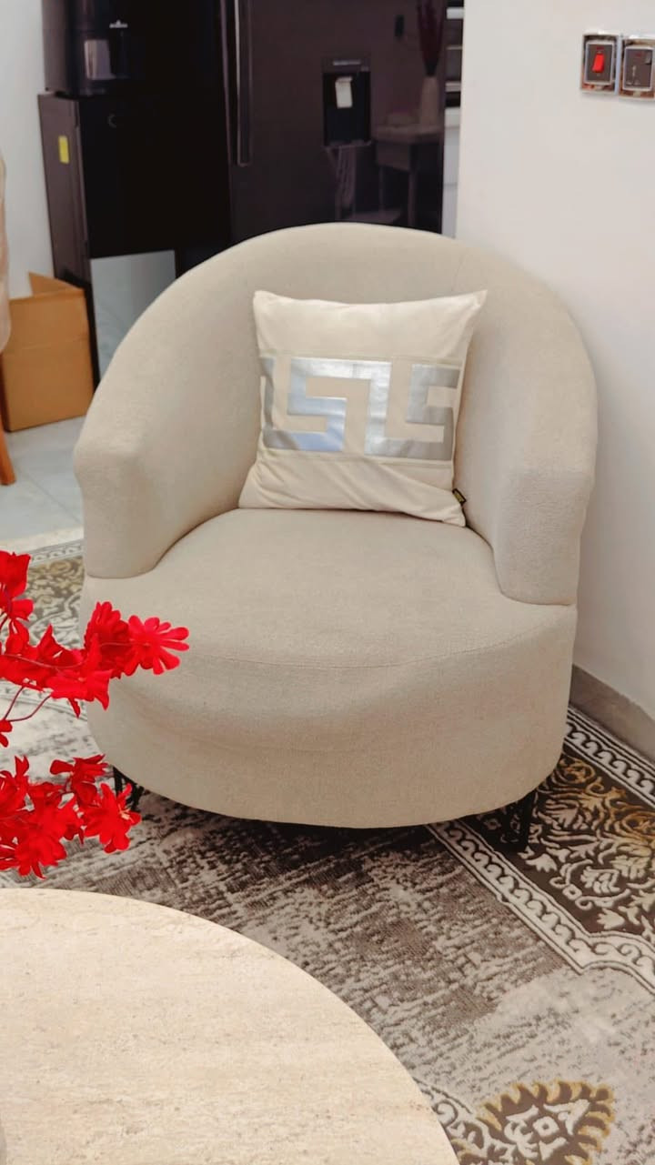 السلام عليكم
نص تخم عراقي مودرن ٥ مقاعد

مستخدم ٣ اشهر فقط

السعر ٢٥٠ الف

بغداد السيدية

***********
