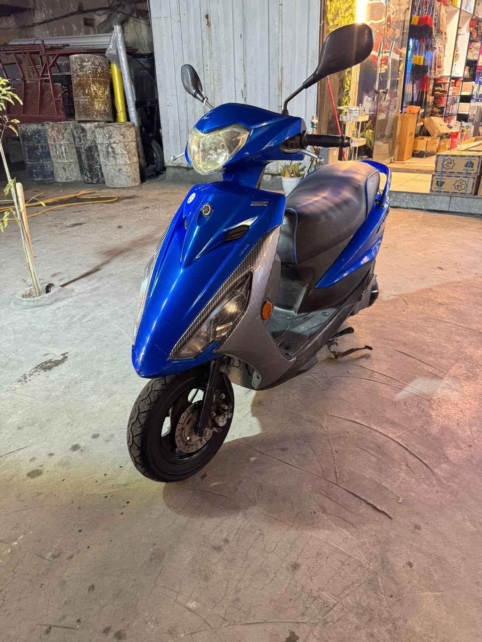 السلام عليكم اكزز حديث 2017 دراجة نظيفة ومرتبة شلعة ومعدل بيها نظام ايكو قبغ مسح سعرها 950 وبيها مجال بسيط بغداد الحرية ***********
