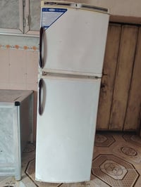 ثــلاجـه للبيع.  السعر 125  للاستفسار: 07723812896