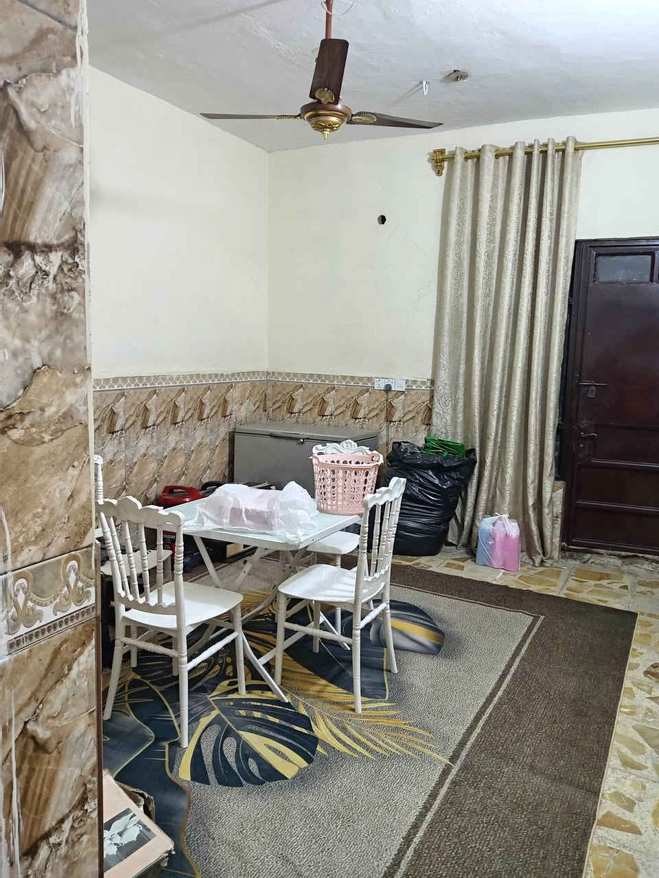 نص قطعه قطاع 28 / 72 متر
لبيت مدخلين ستقبال معزول وهول وغرفه وترك وصحيات
طابق ثاني / غرفتين وصحيات وهول 
بالاضافه بيتونه وسطحين امامي وخلفي
سعر / 130 مليون 
للاستفسار / ***********
