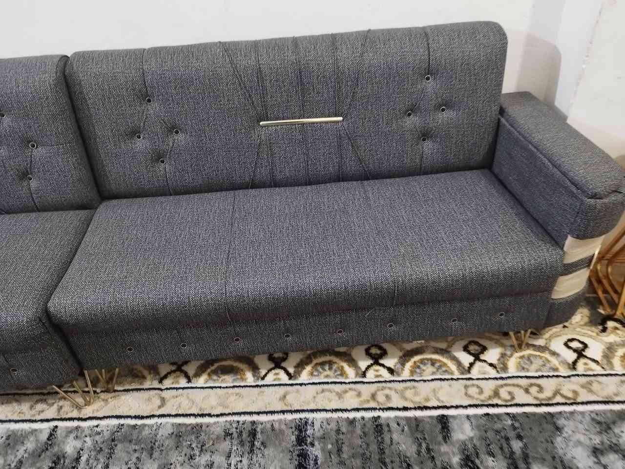 السلام عليكم متوفر للبيع جديد شهر من  مشترينه شغل درجه اولى تخم 10 مقاعد بغداد الامين الثانيه قرب مجالس بلدي السعر 250 الف *********** ابو حيدر
