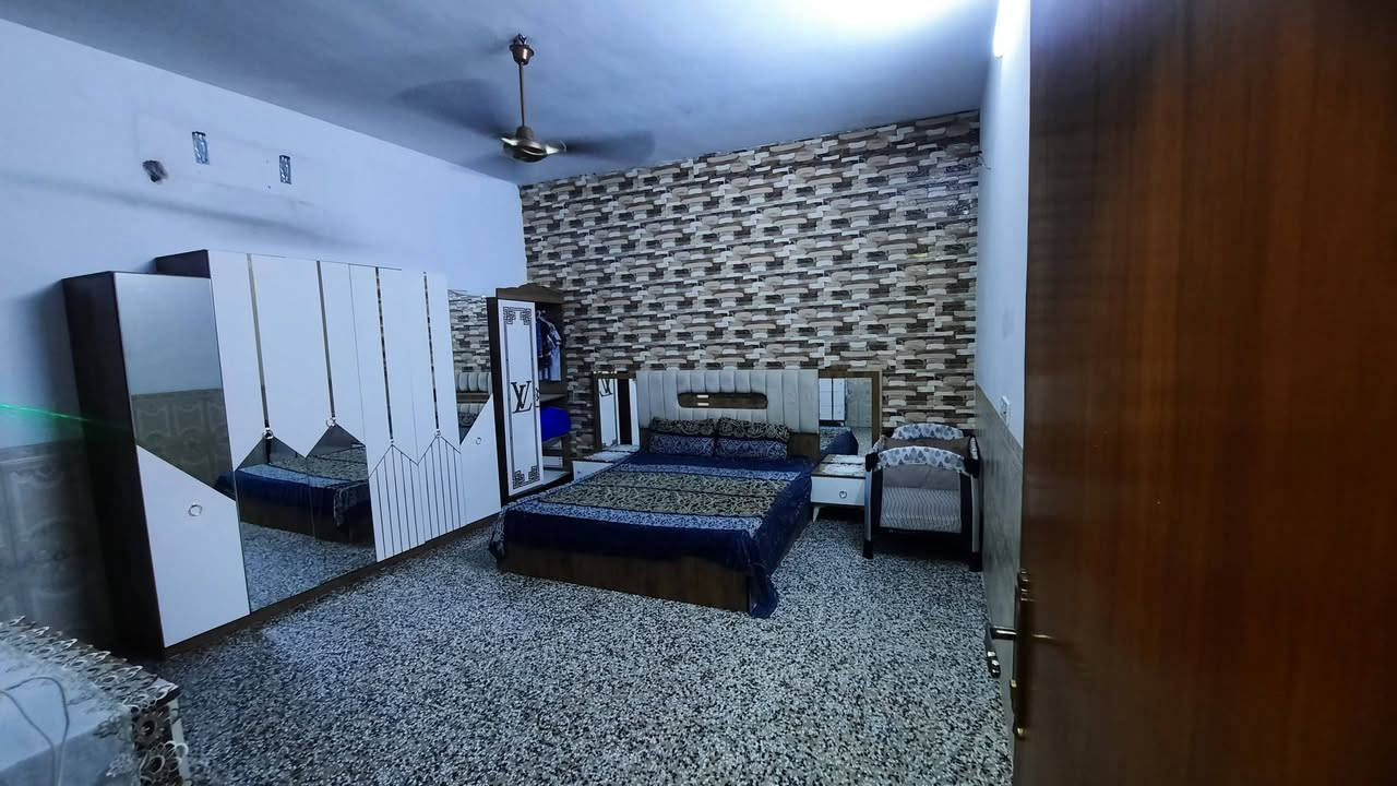 دار للبيع مساحه 100 متر طابق ونص كامل العنوان البلديات الضباط الثانيه الزراعي شارع 15 قريب شارع 30 

البيت بي مؤجر ايجاره 400  يعني ابيع استثمار 
واذا مراوس بهيكل ماكو اشكال 
الخاص متاح 
للاتصال ***********
