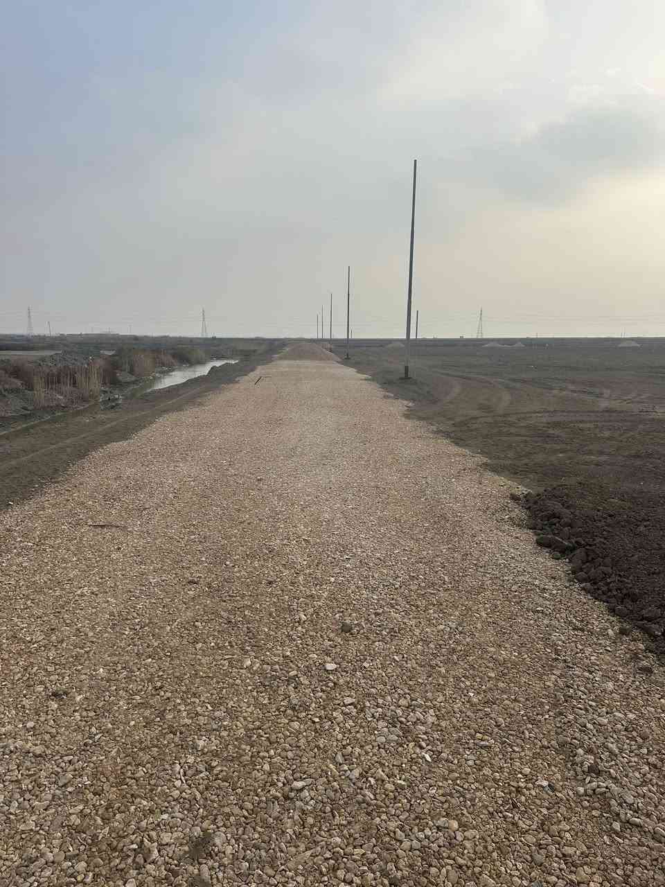 السلام عليكم…..للبيع 4 دونم  زراعي سند 25 مع قطع مثبته على الخريطه نفس المكان كافة الخدمات تبعد عن شارع المحاويل- مسيب
50متر……مع قطع سكنيه العدد 16 تنباع القطع حسب الطلب او جمله واحده 
المساحه👈200م 
الوجه👈10م
النزال👈20م
السعر👈15 مليون مفرد او جمله ع 13 مليون
الاستفسار حي17 قرب جامع الرسول او اتصال (***********)
