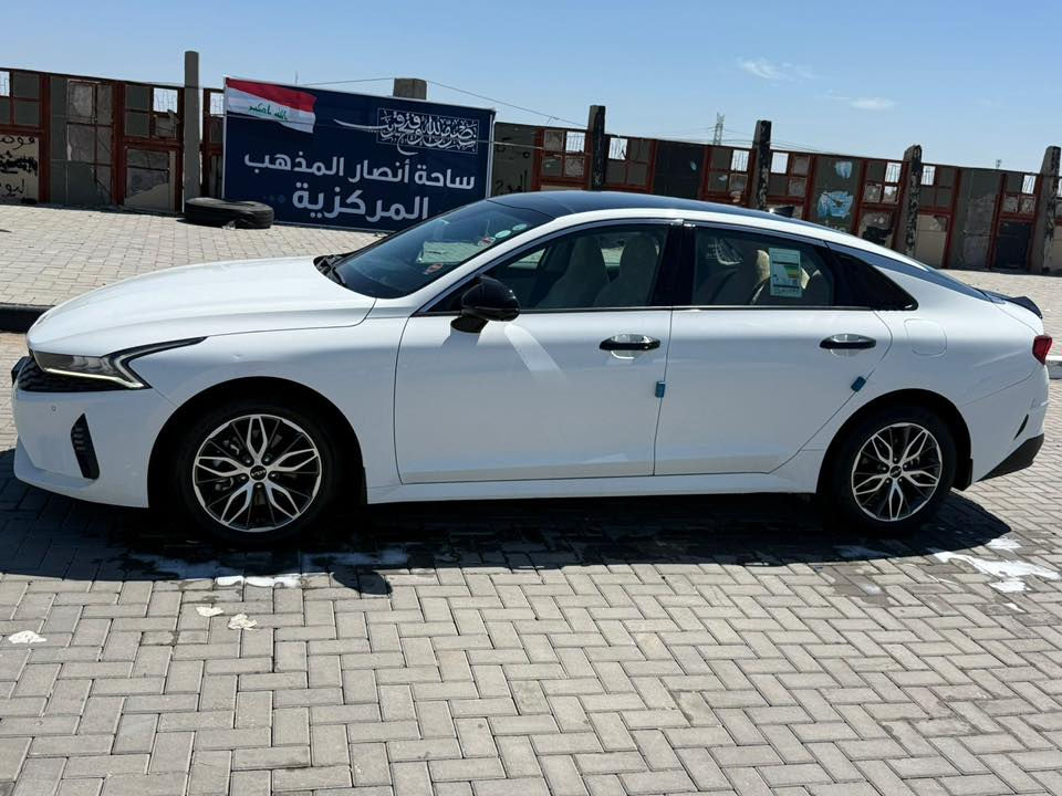 اللهم صلي ع محمد 
 سلام عليكم شباب للبيع k5 خليجي وكاله نيم
موديل 2023 
كفاله عامه 
رقم أربيل وكاله أو تحويل 
فول موصفات ViP.
5 كامرات عينه ليزريه داتو شو 
بنرامه حساس امامي خلفي 
لد متصل علامه جديده 
سايد بريك كهربائي
داخل لونين جلد 
كراسي كهرباء 
مكان سياره بصره 
رقم تلفوني ***********
