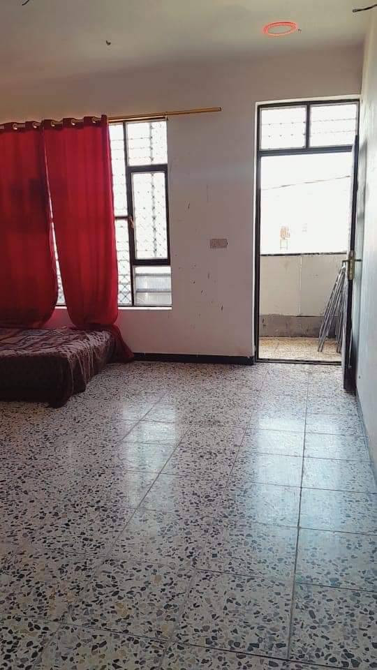 السلام عليكم مرخصه الادمن دار للبيع الدوره منطقه حي الحسن المساحه 100 متر الاتصال على هذا الرقم *********** طابو ملك صرف
