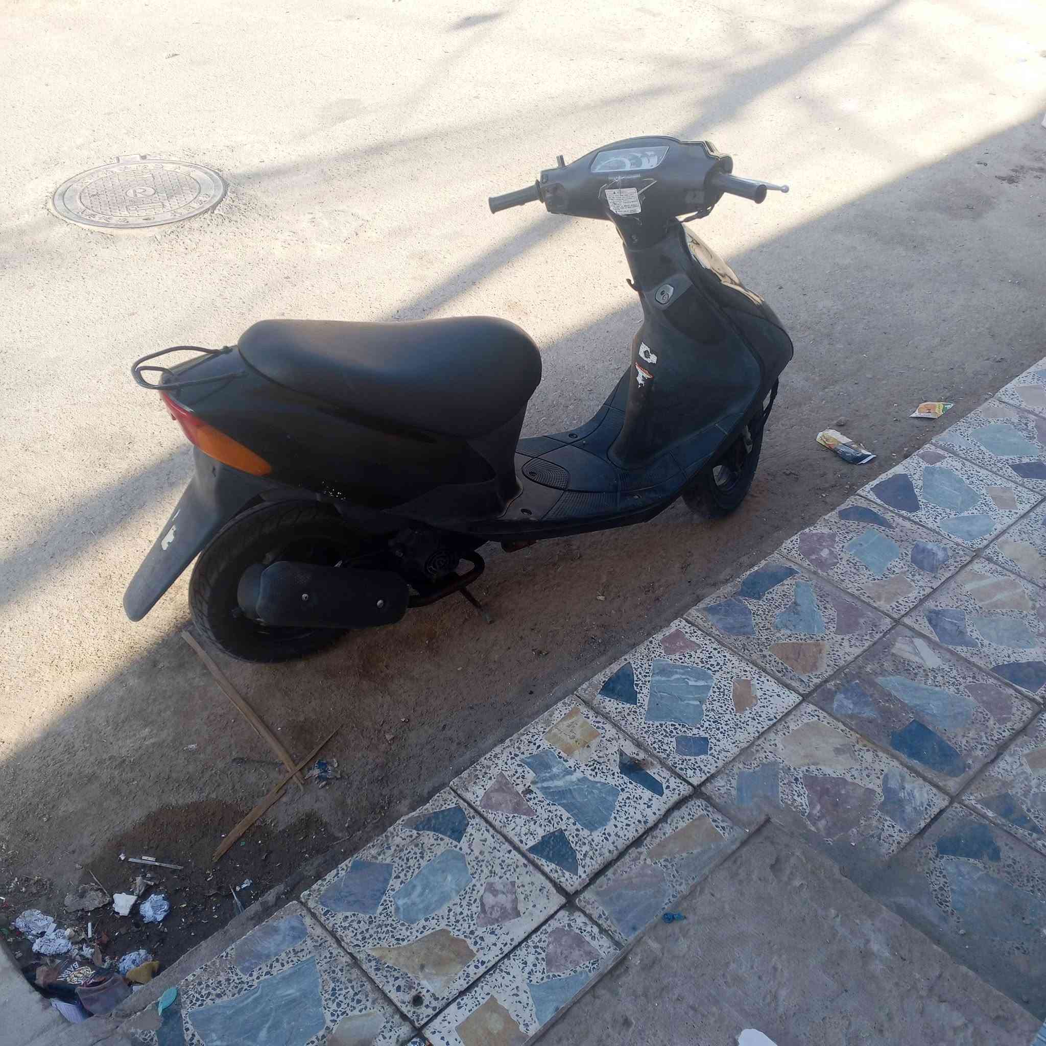 دراجه ساسوكي للبيع سعر 450 وبيها مجال مكان العماره والشرايب خدمتونا دراجه بلاديه كلها برو***********
