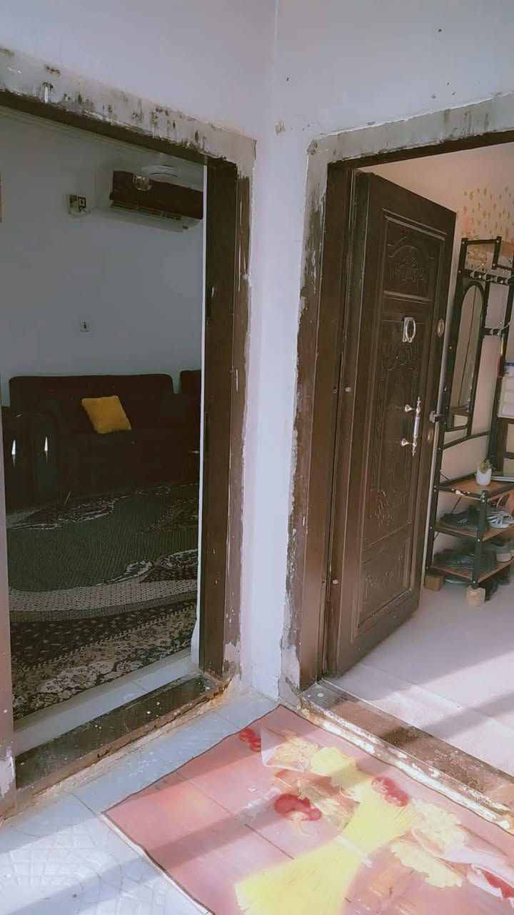 #اللهم صل على محمد وآل محمد 
#للبيع للبيع (تم تخفيض السعر )
#دار طابو صرف 
#طابقين مسلح بناء حديث
#منطقة لؤلؤة ساوة مقابل المستشفى الالماني
#بناء حديث سنة 2021  
#المساحة  200 متر  مسلح 
#الطابق الارضي يحتوي على
#غرفة كبيرة وصالتين وبراني ومطبخ وصحيات داخلية وخارجية وحديقة وكراج
#الطابق الثاني يحتوي على
 #غرفتين وصالة وصحيات وسطح
البيت جديد ومرتب
#ملاحظة// الدار مطلوب سلفة 50 مليون تنزل من السعر الكلي والقسط الشهري 425
#السعر الكلي #لطفا" اعمل متابعة للبيج
  👈 مكتب الفخامة للعقارات في السماوة
 ثم اترك اي تعليق وسيتم الرد من قبلنا فوراً وبخدمتكم 
او للاستفسار اكثر مراسلتنا ع الخاص او الاتصال على الارقام التالية
***********
***********
***********
ويوجد واتساب ع نفس الرقم أو زيارة مكتبنا
الفخامة للعقارات في السماوة 
 الواقع في منطقة الحكم مجاور مكتب العصائب القديم جهة حي العمال قبل معمل ماء الارو نهر الأمل
وفي حال لم يتوافق العقار مع رغبتكم او لم يكن بقدر امكانيتكم زوروا موقعنا على فيسبوك للتصفح على اكثر عدد من العقارات المتوفرة🌷‏هدفنـا خدمتكـم ودائمـاً نسعى لنتميز ونـكون تحت شعـار ‎#عطاء_بلا_حدود🌹
