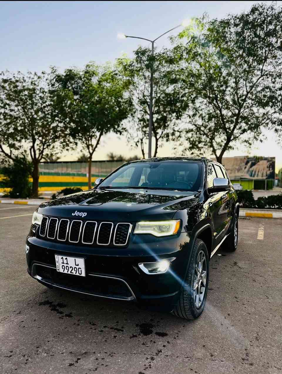 السلام عليكم 
جيب وارد امريكي
 موديل 2019
فول مواصفات 
* بصمه
* تحذير الخروج عن المسار . 
* دفع رباعي 4x4 
* المقاعد الأمامية كهربائية .
* ذاكرة لحفظ وضعيات الجلوس . 
* المقاعد الأمامية  تبريد وتدفئة . 
* المقاعد الخلفية مع تدفئة . 
* انظمة القيادة .
* نقطة عمياء ..
* مقود السائق كهربائي . 
* تدفئة ستيرن . 
* سقف بانوراما .
* شاشه كبيرة مع نفكيشن GPS . 
* تشغيل عن بعد .
* صندوق كهربائي .
* حساسات خلفية .
* كاميرا خلفية .
* مرايا متحسسه للضوء العالي . 
* محدد سرعة . 
* نظام بريك اوتماتيكي ( Auto Break System ) .
*نظام صوت هارمن كاردون
* شاشات 
* المسافة المقطوعة ( 69000 ) 
* وبعد هواية مواصفات .
—————
حادثها جاملغ خلفي فقط وباب خلفيه مفتوحه علمود تطبيع فقط 
سياره بدون ايرباك . 
سونار موجود ويا صور 
* السعر ( 230) وبيها مجال 
***********
مكاني بابل
