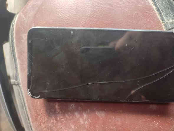 ريد ماجيك 6 برو 256 رام 16 شاشه 165 فريم بيه فطور بلضهر والشاشه بس مماثر ابد بلعب كلشي شغال فان وشفتات وفول سلاسة بدون ملحقات سعره 250 بيع فقط مكاني بغداد حرية *********** بغداد
