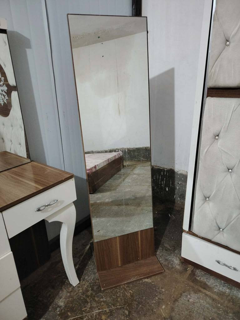 غرفه تركي ضخمه اخت. الجديد كامله تركي اصلي ثقيل المكان ديوانيه *********** بي وتساب ديوانية, القادسية
