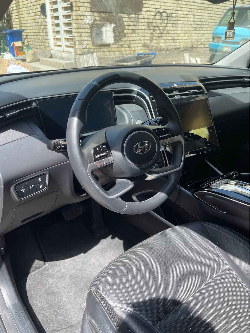 السلام عليكم 
هيونداي توسان 2023 امريكي مبدل بنيد فقط 
ماشيه ١٦ الف مايل 
هايبرد بلك ان فول للأخير شتريد مواصفات بيهة 
للبيع او مراوس مع جارجر 
Rt او srt 
عارضهة بسعر 205 وبيها مجال كلش بسيط 
للأستفسار خاص او *********** بغداد, العراق
