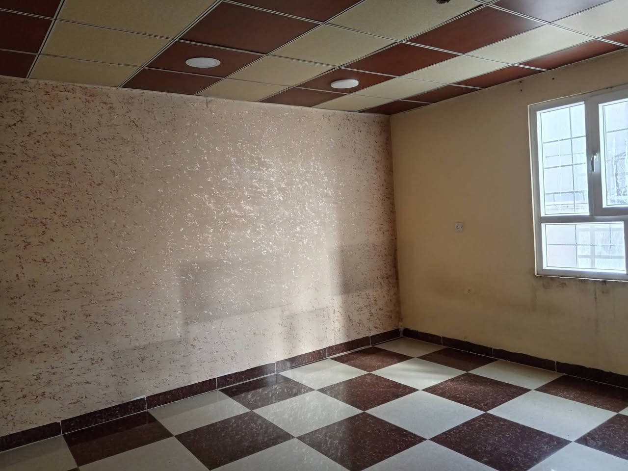 (1709)
#دار طابو طابق ونصف للبيع
#العنوان / كركوك حي الأسرى والمفقودين قرب مدرسة مروان الجبوري 
#المساحة / ١٤٠ متر
#الواجهة / ٧ أمتار في ٢٠ متر
$السعر / ١٢٥ مليون
#للاتصال / ***********
