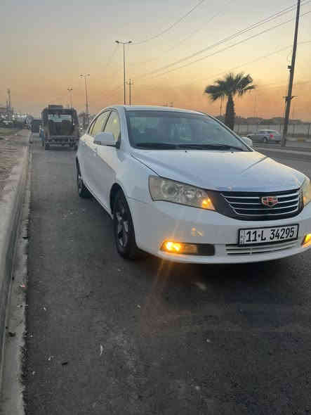 السلام عليكم ام كراند c7 كير ومكينه نيسان ١٨٠٠ جدد موديل ٢٠١٣ رقم بغداد انكليزي مكفوله من الضربه والتبديل والصبغ عده الهالات معمره ومرشوشه  السعر ٦٨ وبيها مجال ترهم مراوس بتكسي. مكان السياره بغداد العبيدي  ***********
