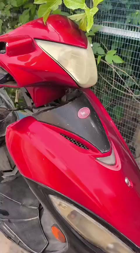 كامكو حاويه مكفوله من كلشي كله شغال مكينه مامفتوحه بلاديه  السعر 450 بيه مجال حك الجيه مكاني كوفه حي ميسان متواجد خاص وتساب ***********
