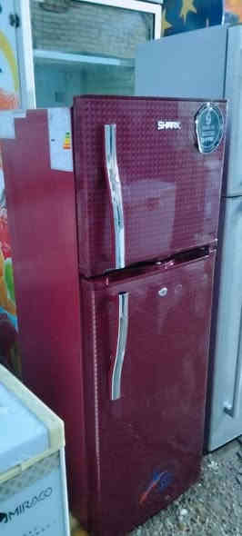 ثلاجات شغالات فووول تجميد وتبريد 
««عددهم، 7 ثلاجات سعر القطعهالوحده 125الف »» اسعار مناسبه جدا جوا اسعار سوك النهضه ونضيفه ومرتبه فقط اختار القطعه التعجبك اتصل على رقم ابو علي للاستفسار واحجز *********** العنوان بغداد المشتل مجمع فدك قرب المجلس البلدي ادخل على الصور وگلب 👇👇
