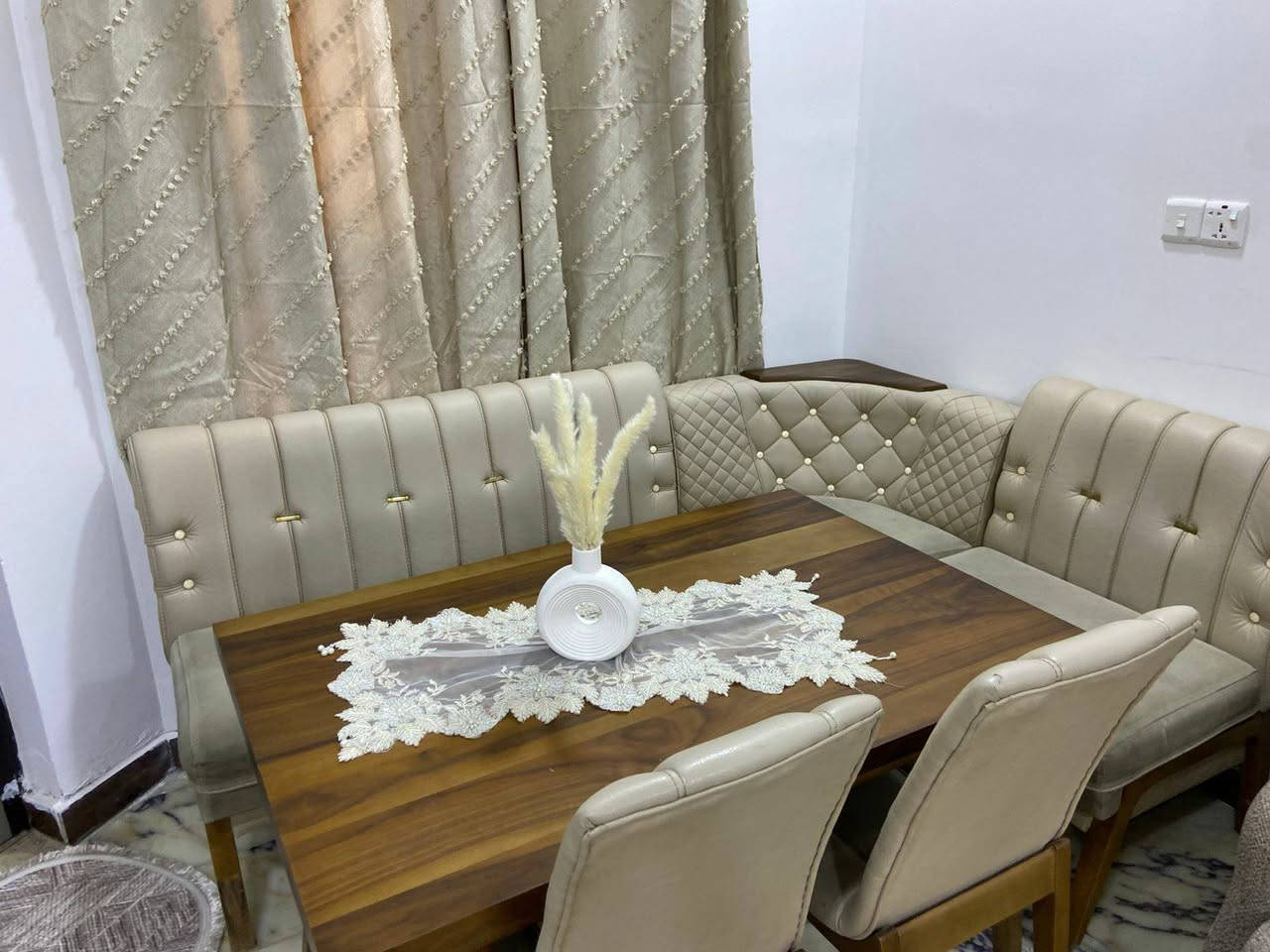 ميز كورنر بي مخزن نضيف جدآ سعر ٣٥٠ مكان بغداد الدوره


**إذا كنت صاحب هذا الإعلان وتريد حذفه لأي سبب، رجاءا أرسل رسالة إلى الدعم الفني**