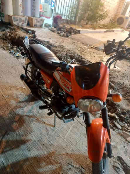 سلام عليكم دايون 23 طالعة ب 24 شهر 6 رقم سنوية ولوحات تحويل ثاني يوم دراجة مكفولة  برغي مامفتوح بيهه استخدام شخصي الشراي يتصلل ويدلل ***********
مكاني بغداد الدورة حي الصحة 
السعر 2300 وبيهه مجال حگ الجية
