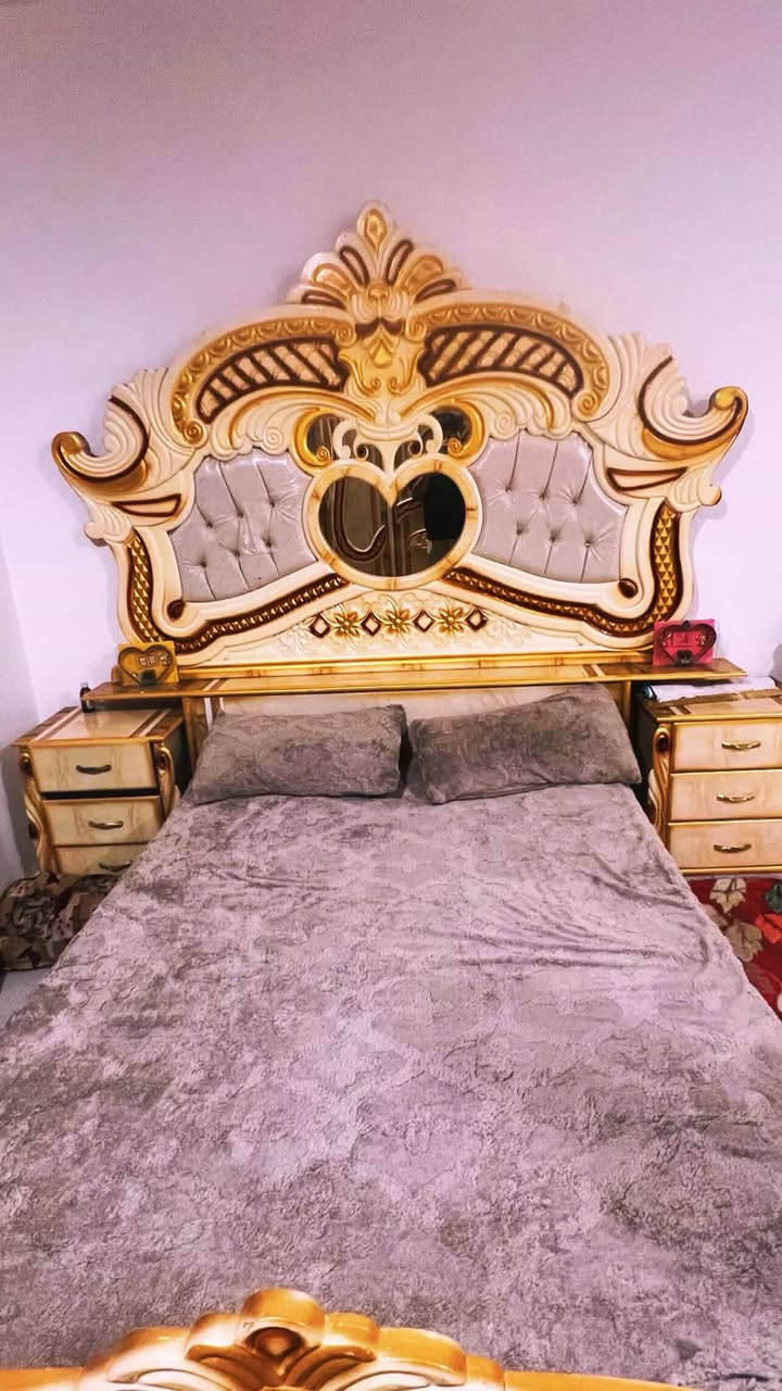 غرفه خشاب عراقي 5ملم السمك نضيفه مستخدمه 5اشهر السعر 900 وبيه مجال للستفسار اتصل على هاذه الرقم   ***********
