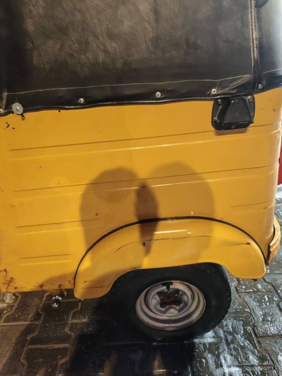 سلام عليكم تكتك موديل 20 بشهر 11 مكاني بالتنومه سعر ب6ملايين وبيها مجال رقم راعيها ***********
