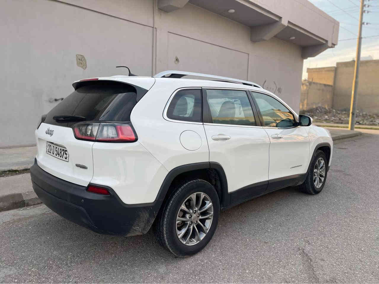 جێب چیرۆکی ٢٠١٩
سەیارەکە  تەنها بۆنیتی بۆیاغە بێ ناو بێ ئێڕباگ
دوو شوین کارت و تەعدیلی بچولی پێوەیە
سەنەوی و هەزەی نوێیە تا ٢٠٣١
پانۆڕامایە  بەسمەیە شەغالە زۆر مواسەفاتی تر
شوێن ڕانیە
نرخ١٣٨ گەڵا
***********
*********** رانية, السليمانية
