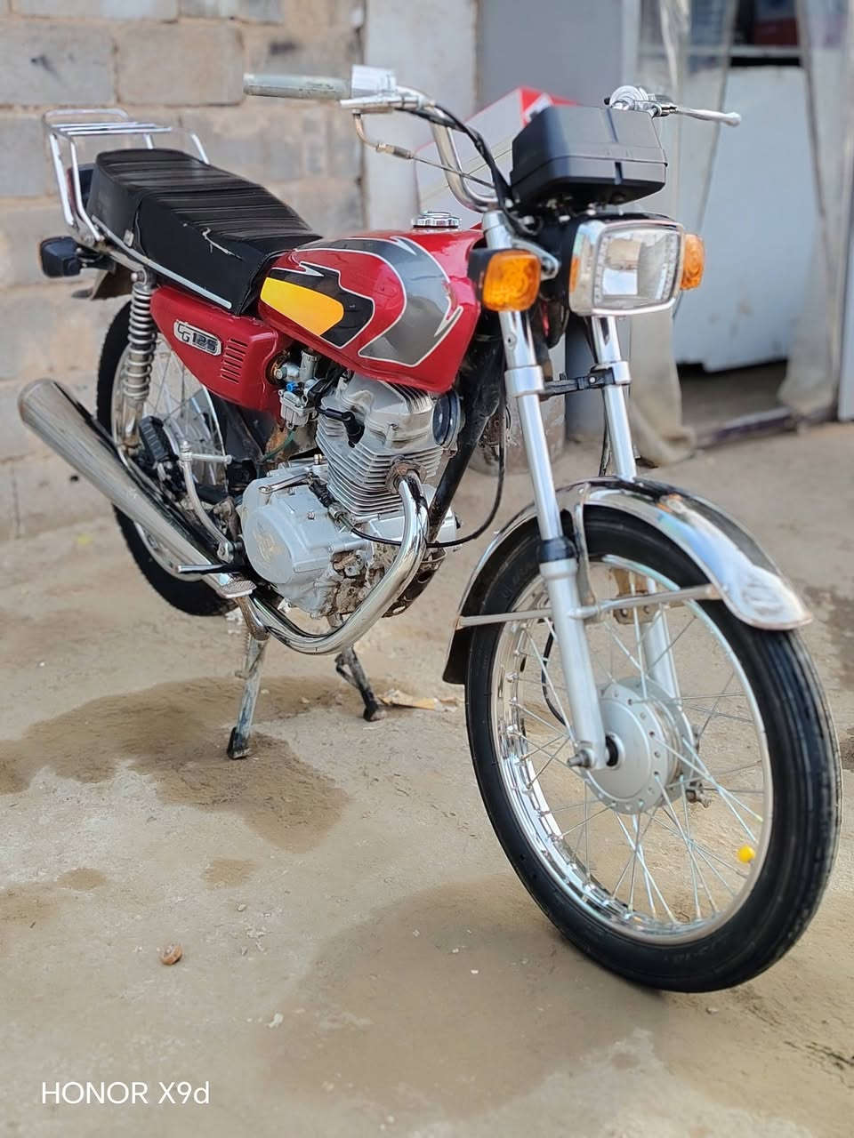 سلام عليكم أربعه كير كلك للبيع دراجه نضافه فول شوف عينك العنوان النجف حي الأنصار 
مديل 18 السعر 400 قفل الهاتف *********** غير متواجد مازنجر
