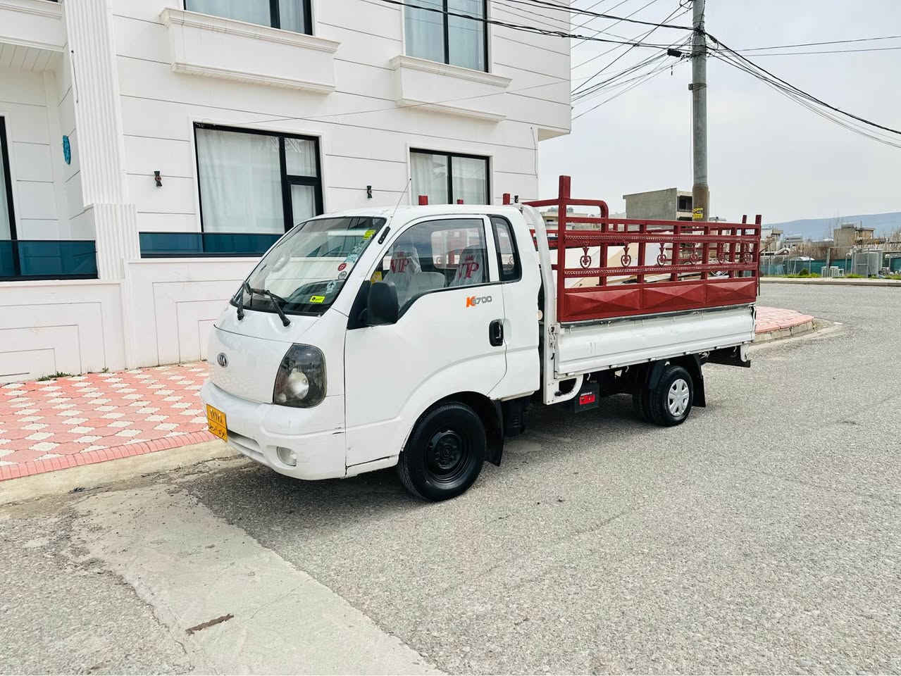 كيا حمل موديل ٢٠١١  رقم اربيل سعر (٦٣$) بدون تحويل
(***********)
سيارة ما تتحول بس (حاسيبة ؛ غرامات ؛ ) كل بشرت مابيه اشكال 
مكينة ٢٧٠٠  مكينة كهربائية كل بشرط مامفتوح  مابيه سوت ولا سرف ولا بغار 
تايرات ويالة كلش جديد سيارة كلش جايزة 

سعر سيارة (٦٣$) بيه مجال 
مكان سليمانية.        *********** السليمانية, العراق
