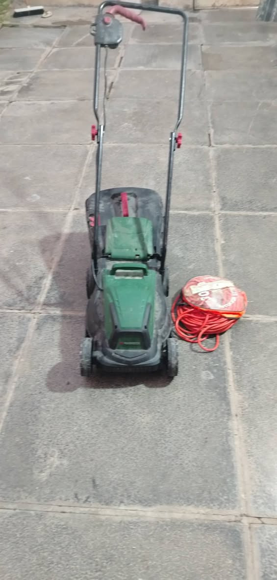 مكينت ثيل ستعمال مرتين يعني خت
الجديده وبيه سيار 20متر السعر 85
العماري قطاع 5


**إذا كنت صاحب هذا الإعلان وتريد حذفه لأي سبب، رجاءا أرسل رسالة إلى الدعم الفني**