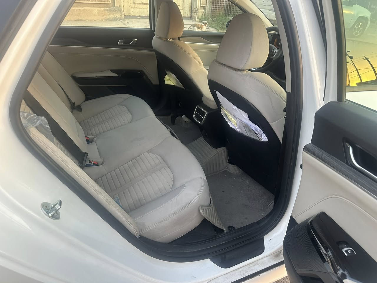 كي فايف خليجي موديل 2024 شكل الجديد  ماشيه 39 الف كمرقم
رقم بغداد ابسمي فووول موصفات فتحه سقف كشن كهرباء مكينه 2500cc حساس امامي خلفي كامره اصليه شاشه متصله بيها صبغ قليل جوه قبق البانزين مكانها بغداد الرصافه ***********
