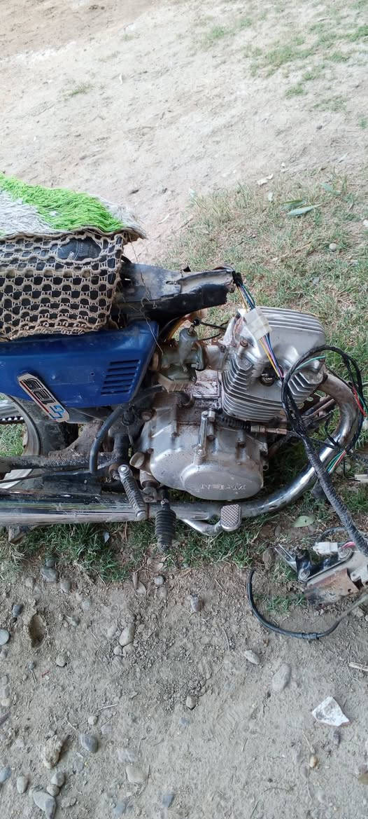 نامة 4كير شاصي انكسر شغاله بس يرادلهه لحيم شاصي لوتبديل ب150قفل


**إذا كنت صاحب هذا الإعلان وتريد حذفه لأي سبب، رجاءا أرسل رسالة إلى الدعم الفني**