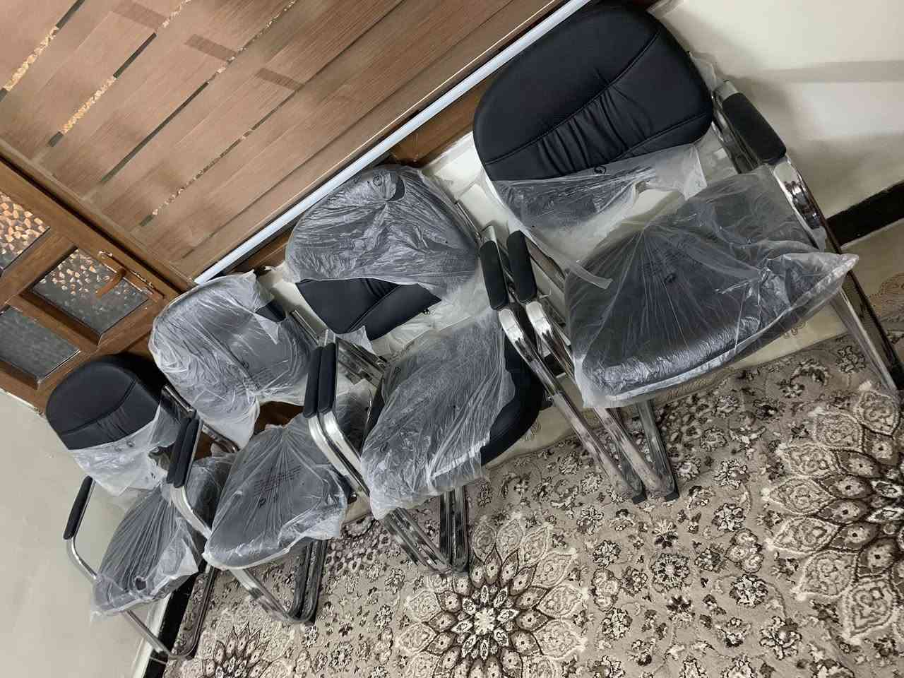 سلام عليكم
للبيع كراسي مكتبي عدد 4 
جديدات غير مستخدم
سعر 200 الف شراي اتصل 
***********
