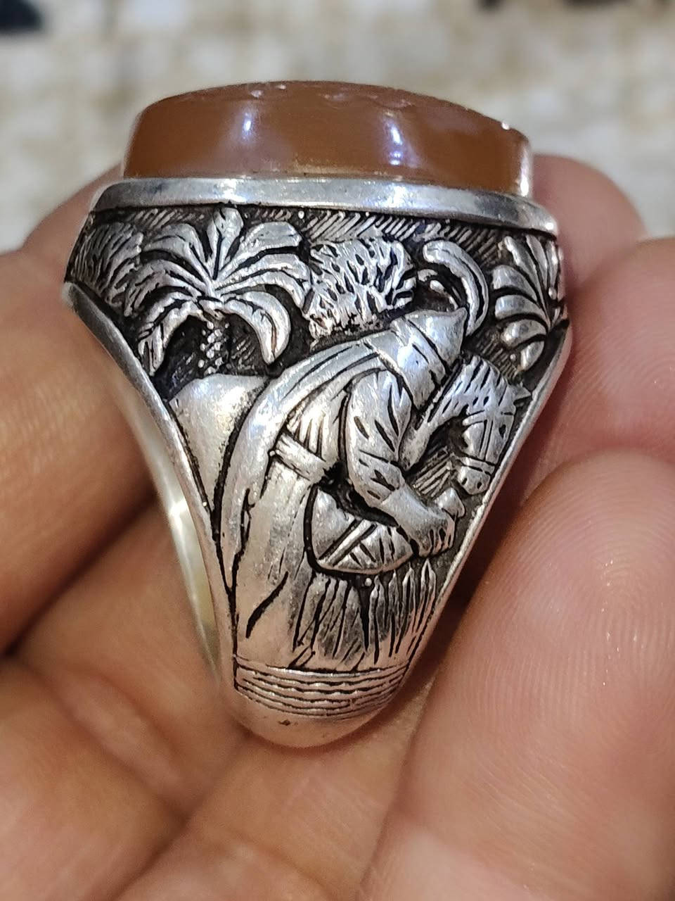 عقيق يماني 175 الف بغداد ***********
