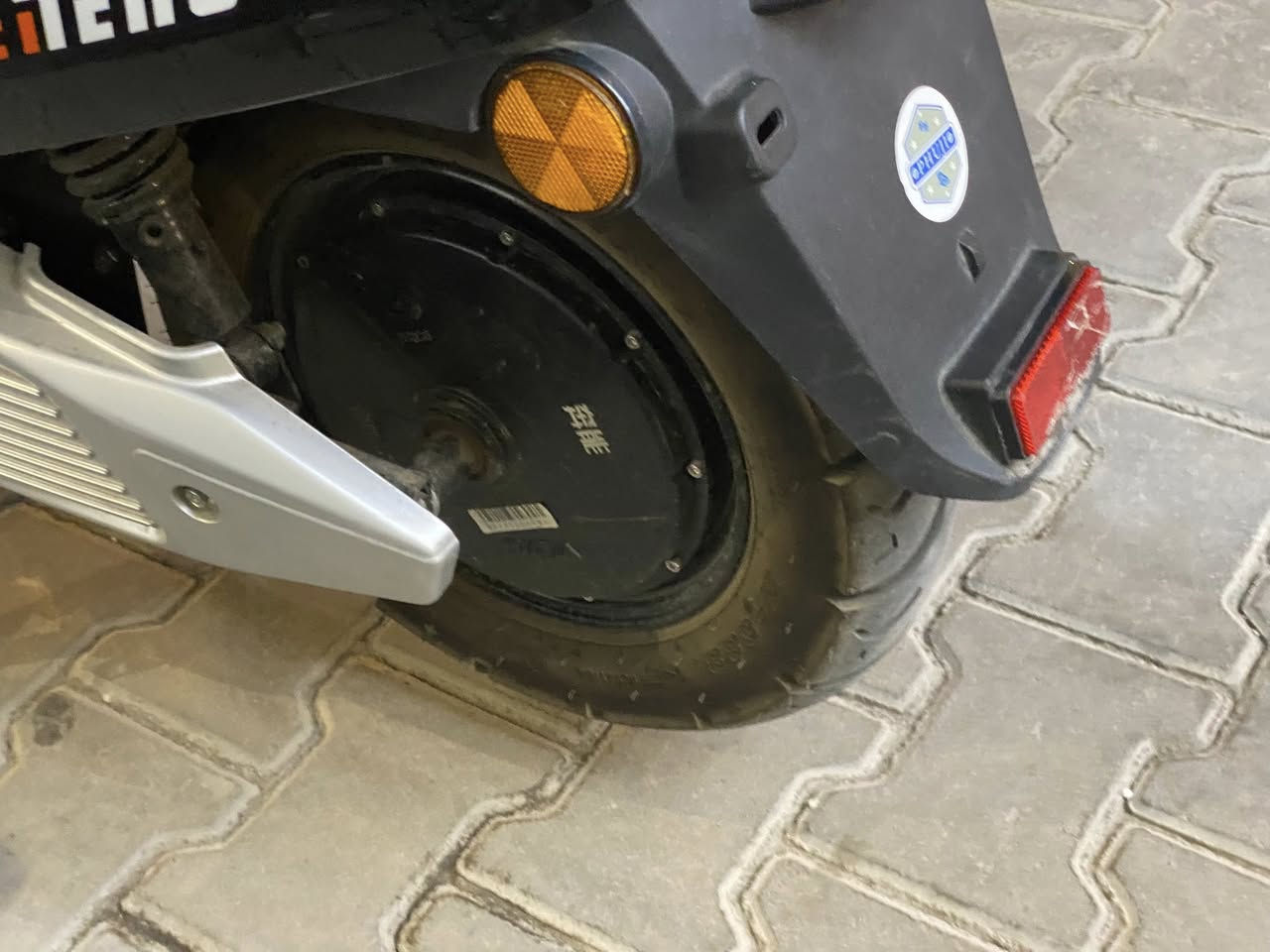 دراجه شحن للبيع  صارلها عندي ٨ اشهر اخذتها بمليون و١٠٠ الف من شركة فوجي بل صدريه   اني عارضها ب٨٥٠  ماشالله خير من الله بطاريات مالتها فول فول دراجه ثكيله ورزنه الله شاهد وضخمة   سبب البيع اريد اخذ دراجه مرقمه اشتغل بيها توصيل لئن شحن متفيد بل توصيل بس للاستخدام الشخصي


**إذا كنت صاحب هذا الإعلان وتريد حذفه لأي سبب، رجاءا أرسل رسالة إلى الدعم الفني**