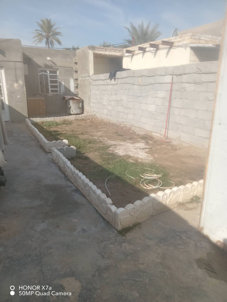 الدار للبيع المساحه 180متر إصلاح زراعي عنوان الدار حي الحسين قرب ساحة سيد ناجي
رقم الموبايل ***********
