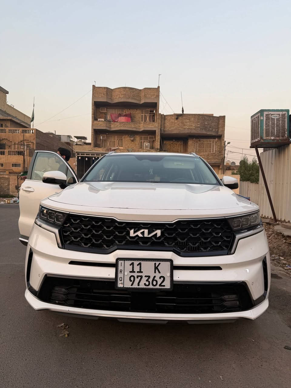 السلام عليكم
سورنتو هايبرد ex  VIP
موديل 2023
وارد امريكي تبديل جاملغ وبنيد نفس الون بدون لا شاصي ولا لغد ولا راديتر
ماشية 87 الف ميل
رقم بغداد
المواصفات
محرك 1600 تيربو
التفويلة تمشيك 1000كيلو
بصمة تشغل وابواب وتشغيل عن بعد
لایت 4 عدسات
شاشة كبيرة
كامرة خلفية
حساسات خلفية
7 راكب كشنات منفصلة VIP
كشنات جلد كهرباء
كشنات تدفئة
قيادة ذاتية حسب خطوط الشارع تقود وحدها
تحديد مسار
كروس كونترول
رادارات  امامية خلفية
وضعيات قيادة سبورت ، نورمل ، وايكو
سايد بريك كهربائي
صندوك كهرباء خاصية الفتح بالرجل
تبريد خلفي منفصل
اوتو هولد
كير ماوس
تحكم ستيرن كامل
وبعد هواية مواصفات
مكان السيارة بغداد
السعر 230
للاستفسار ***********
