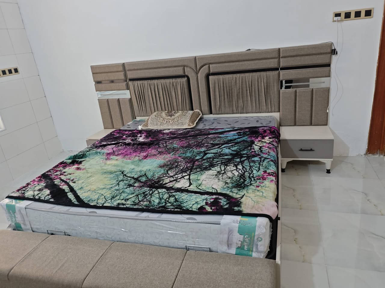 غرفة نوم تركيه للبيع ما مستخدمه خلاص السعر مليون و200 وبيه مجال


**إذا كنت صاحب هذا الإعلان وتريد حذفه لأي سبب، رجاءا أرسل رسالة إلى الدعم الفني**