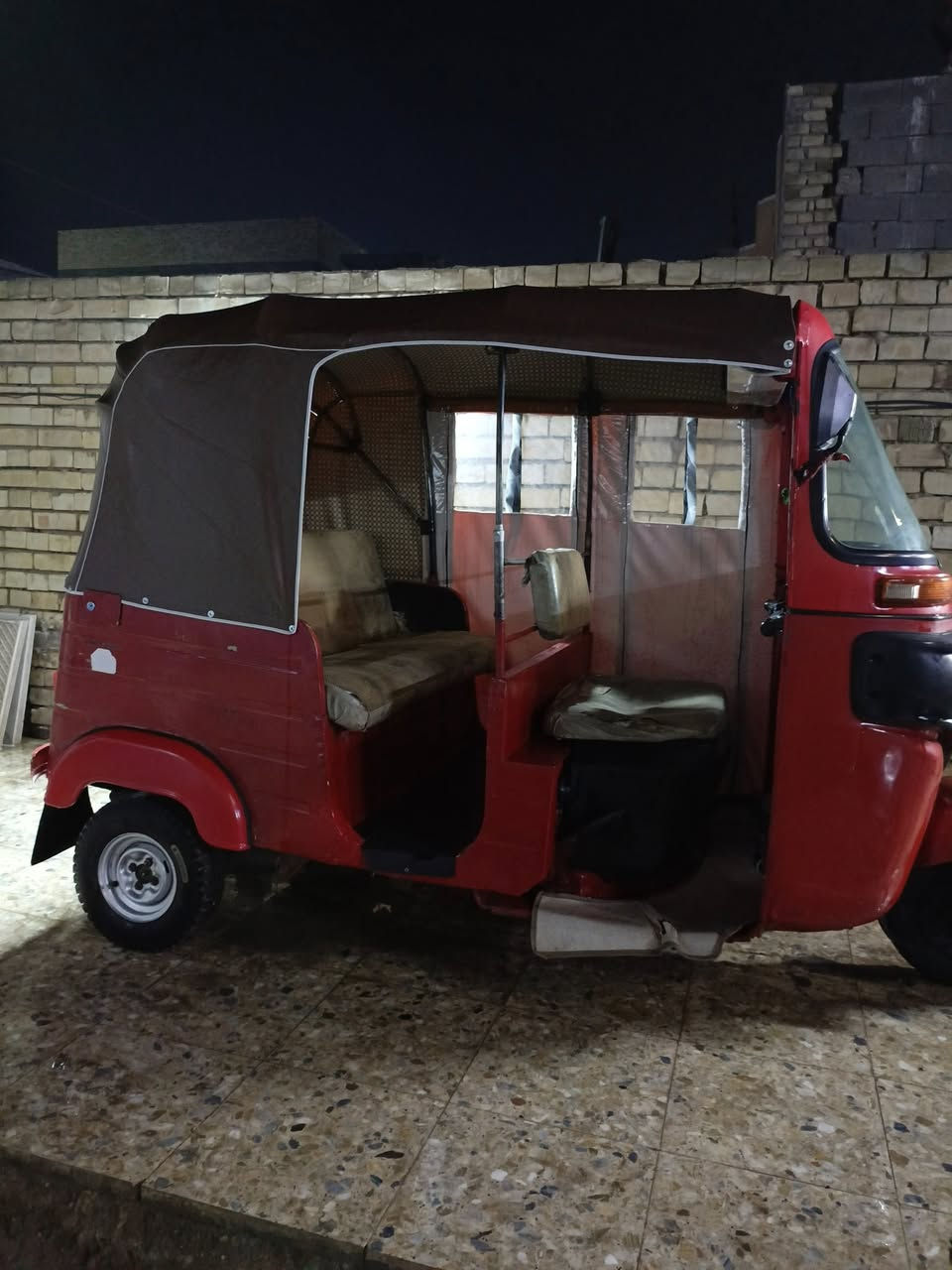 سلام عليكم تكتك للبيع مديل 18 تكتك خير من اللة تخم تاير مكينة خير من اللة اوراق المصطفى العنوان بغداد الفضيلية السعر 3300 الرقم ***********
