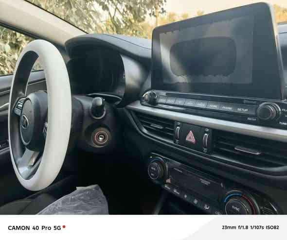 سلام عليكم للبيع كيا فورتي 2019 وارد امريكي امبدل بيها جاملغ جهت سايق بدون دواخل  ولبنيد بي شبر تصليح ومصبوغ  كوله. ولباقي كفاله من كلشي سيارة جديدة ماشيه 89 وبسمي رقم بغداد سعر 115 وبيها مجال قليل حك الجيه مكاني كوت ***********
