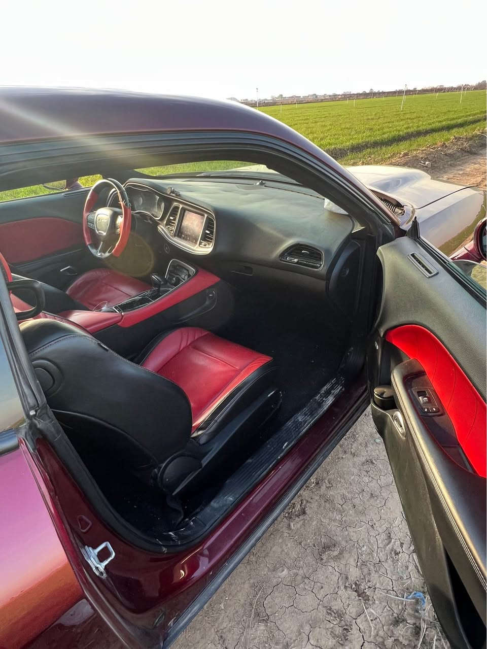 جالنجر موديل 20 سياره بيهه 3قطع مع شويه دواخل سياره رقم اربيل شرط التحويل  كير محرك شرط 

للاستفسارا اتصل *********** كركوك, العراق
