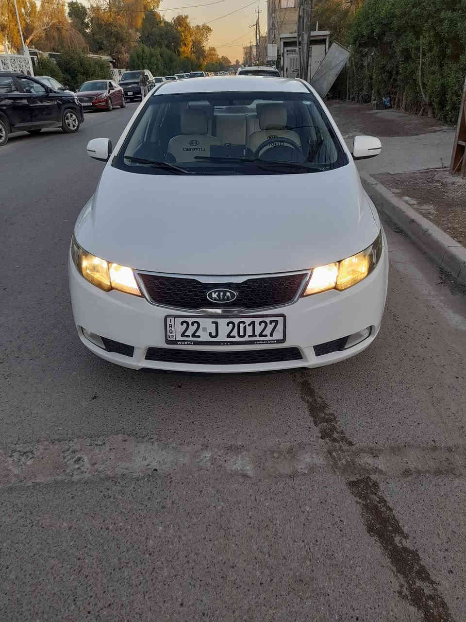 السلام عليكم 
سيراتو 2012  رقم أربيل الجديد 
بيها صبغ جاملغ امامي يسره وبيها بارد بسيط   
السعر //  98 
العنوان // بغداد  - الصليخ 
الاتصال  // ***********
