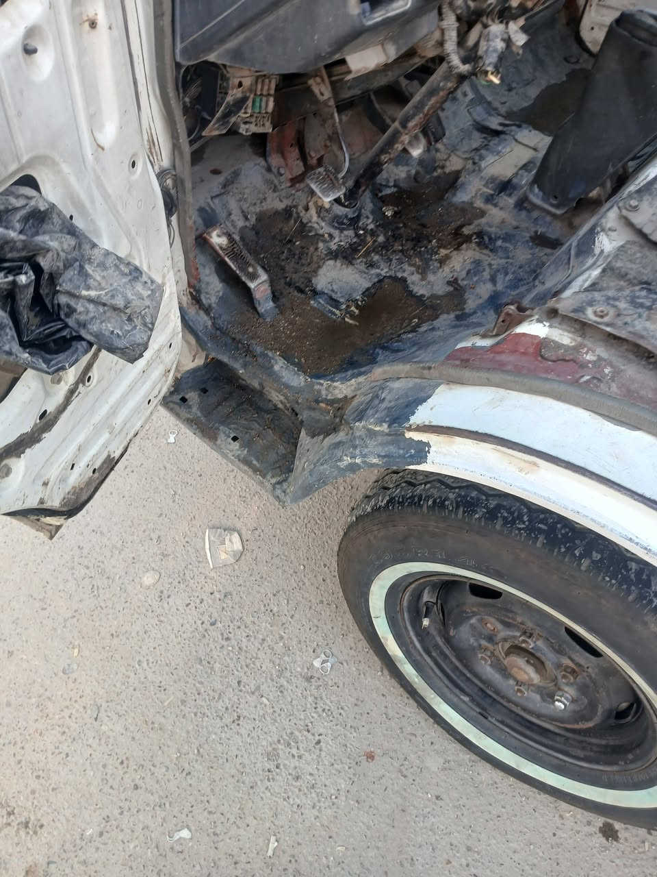 كيه بنكوللبيع سياره بلاديه بس يرادله ترتيب بم ونوزل جدد مكينه بيه بخار بسمنه رقم جديد السعر45مكان بغداد الامين رقم التليفون ***********
