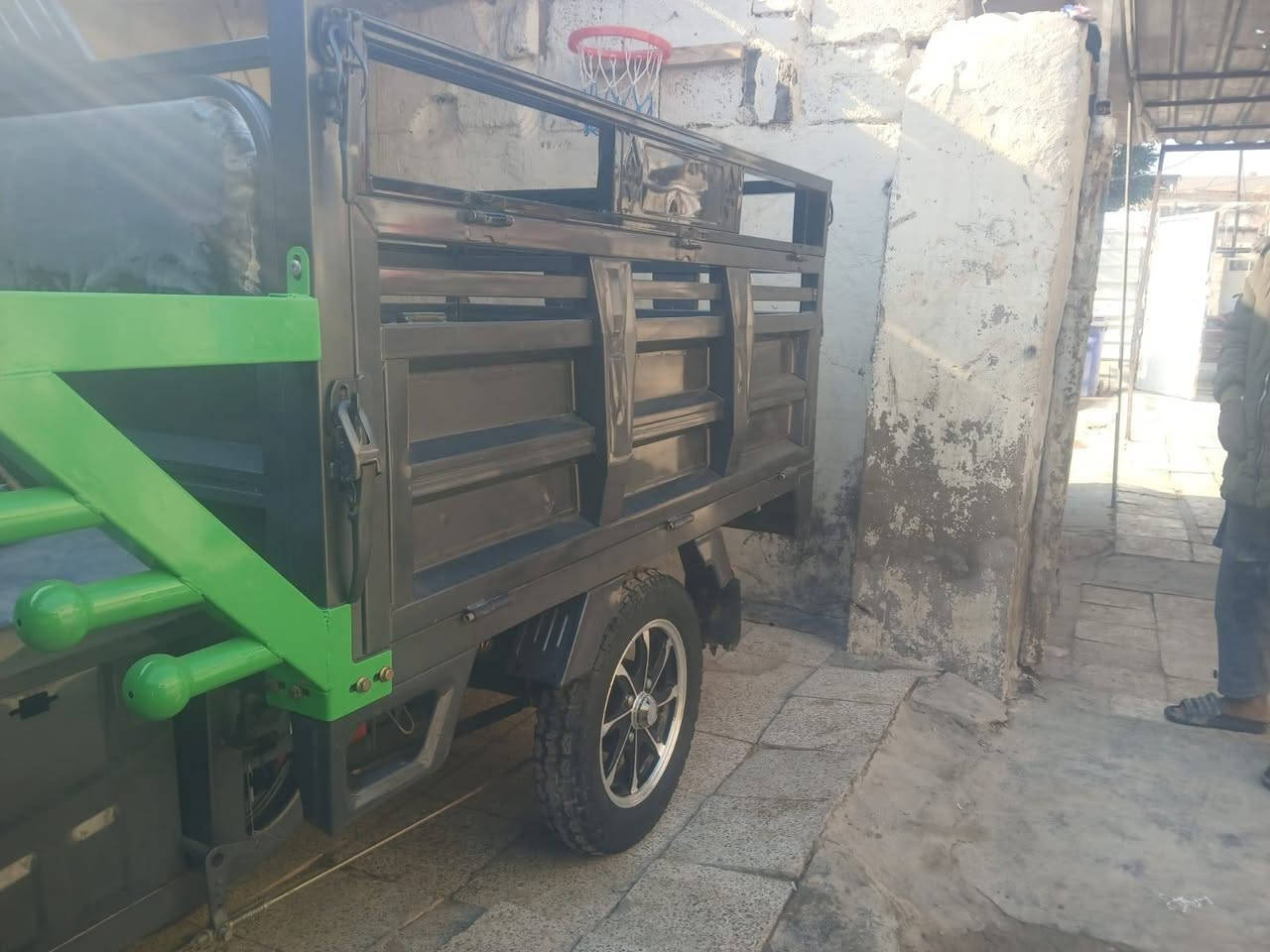 ستوته شحن موديل ٢٠٢٥ جديده صارله فترا  بعده كلش نضيفه  للبيع مليون ٢٠٠ بيه مجال  الاتصال ***********فحامه كميره  قرب جزيرة بغداد
