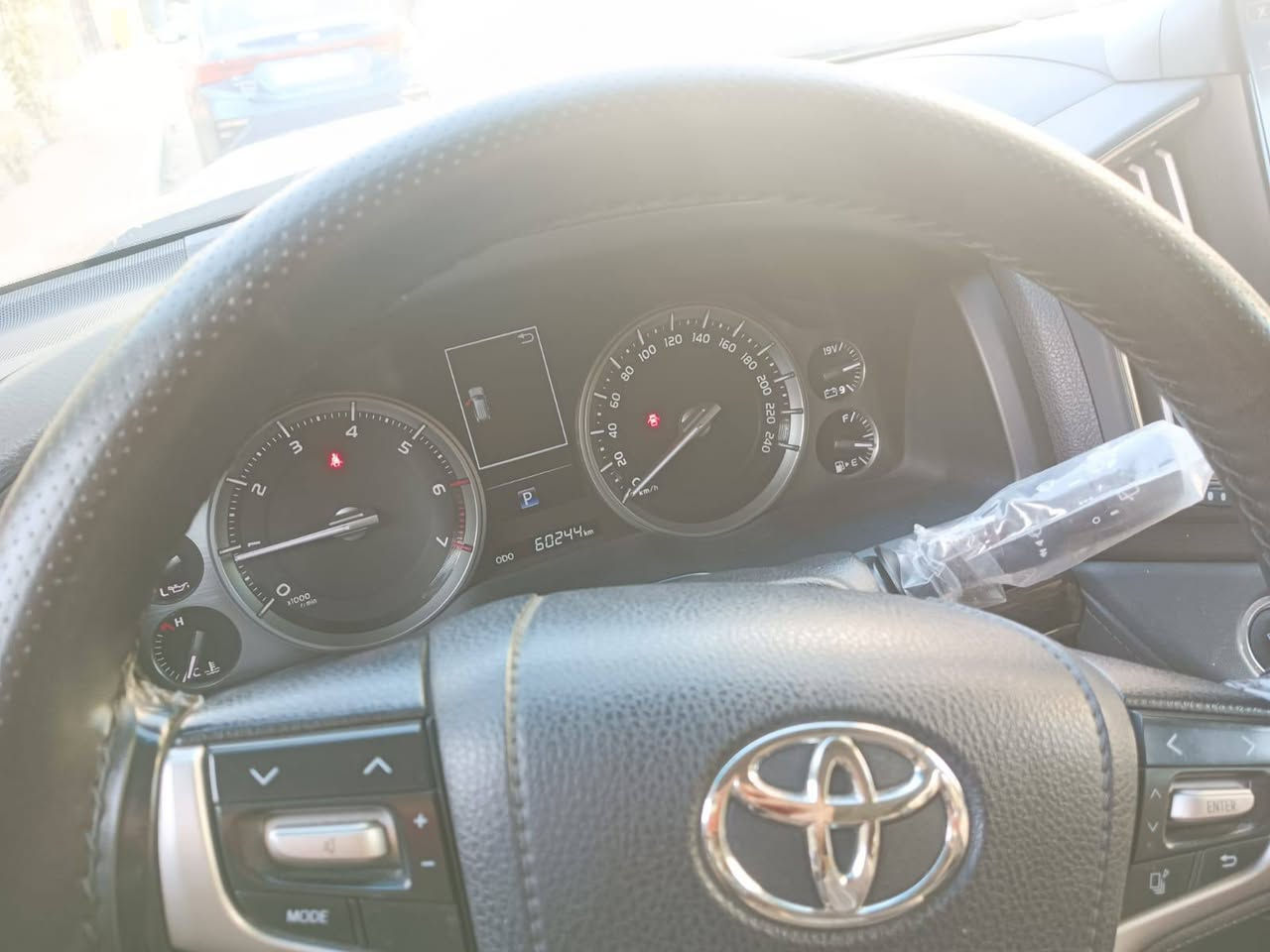 السلام عليكم لاندكروز للبيع السعر 5شدات و 70 ورقه  الاستفسار الرقم ***********
